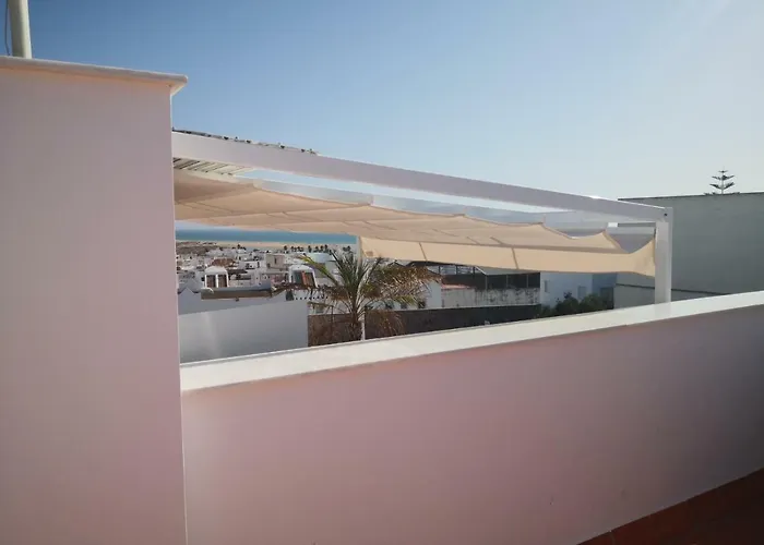 Stadthaus Petronella Meerblick Und Dachterrasse كونيل ذي لا فرونتيرا